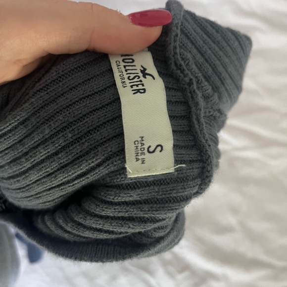 HOLLISTER ZIP UP - Picture 3 of 3